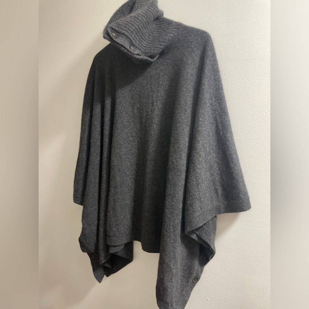 Minnie Rose Charcoal Cashmere Poncho